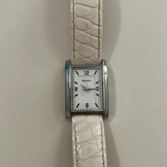 DKNY Watch - Picture 3 of 4